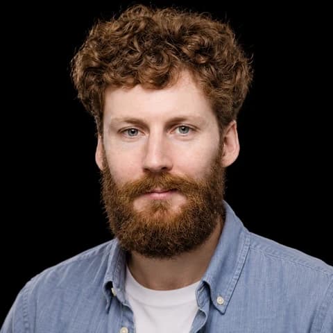 Elliott White